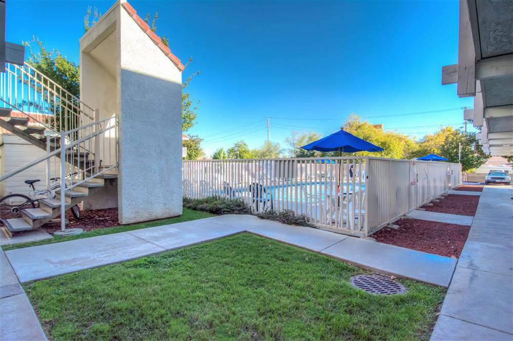 Motel 6-Redding, Ca - South Exteriör bild
