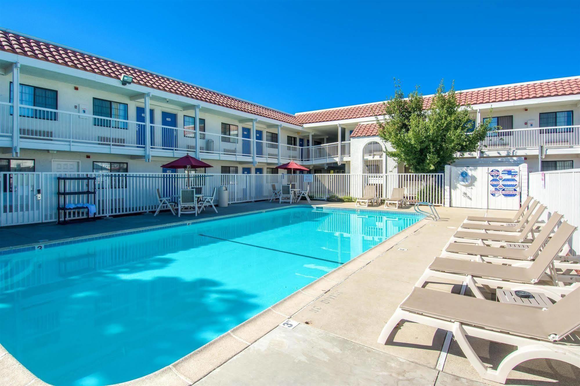 Motel 6-Redding, Ca - South Exteriör bild