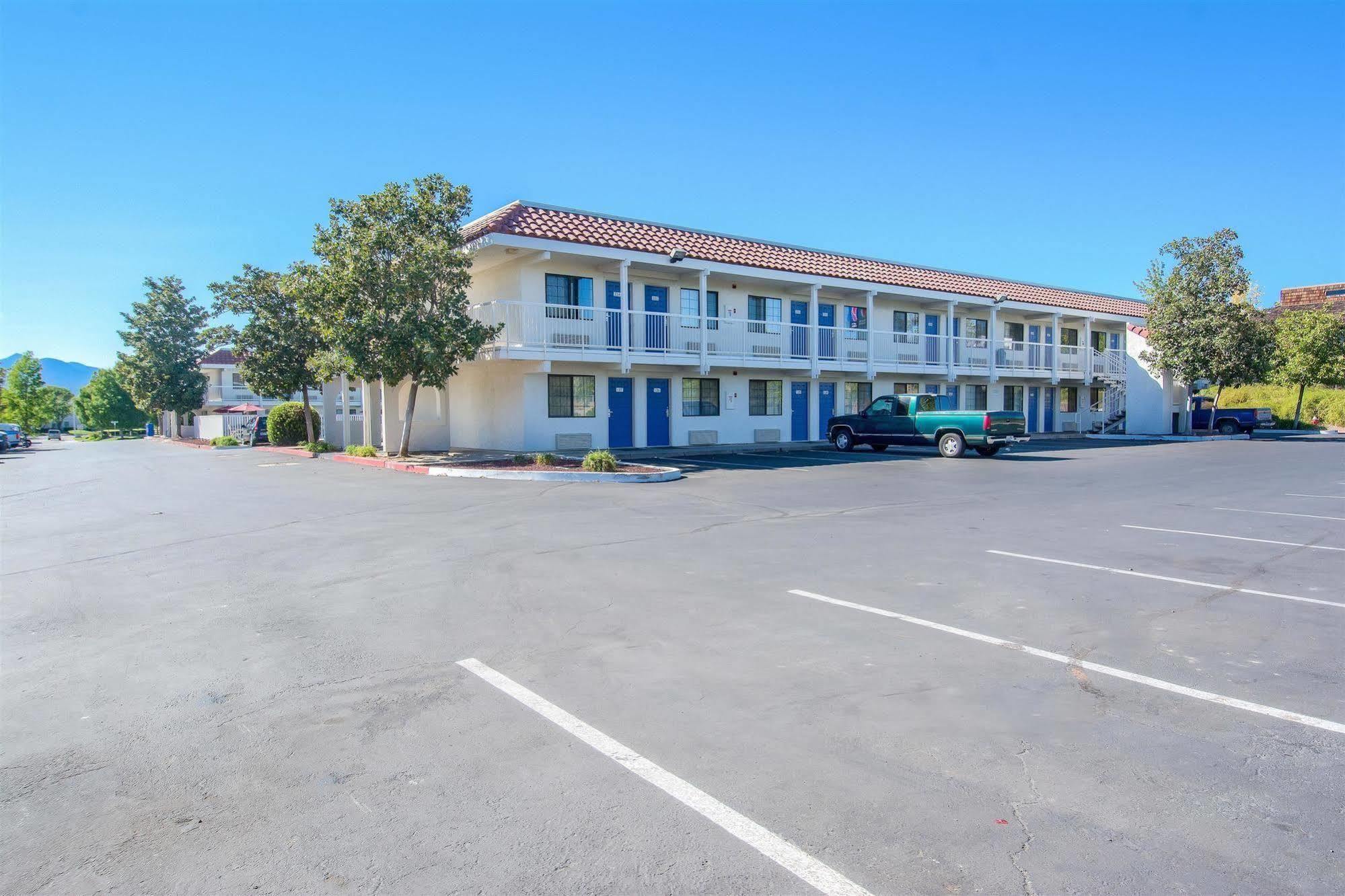 Motel 6-Redding, Ca - South Exteriör bild