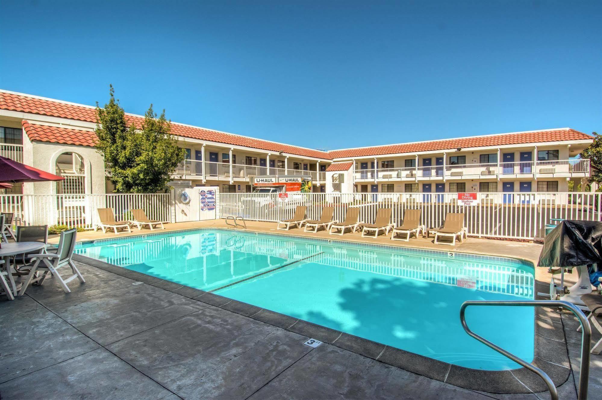 Motel 6-Redding, Ca - South Exteriör bild